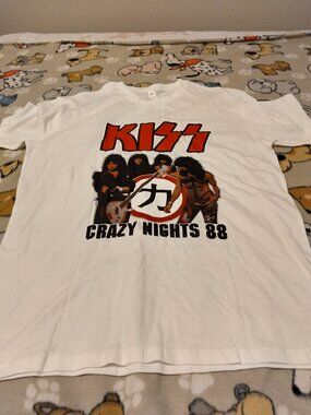 vintage KISS BAND TSHIRT NEVER WORN